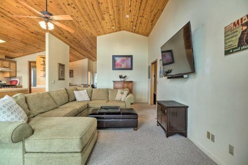 Pet-friendly Mtn Home With Deck, 3 Mi To Hiking