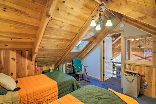 Alma Cloud 9 Cabin With Fireplace And Wooded Views!