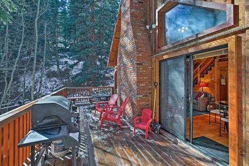 Alma Cloud 9 Cabin With Fireplace And Wooded Views!