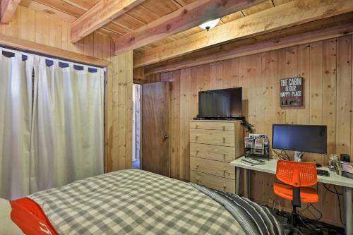 Alma Cloud 9 Cabin With Fireplace And Wooded Views!