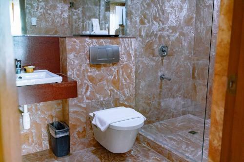 Hotel Crown Regency Beach Resort
