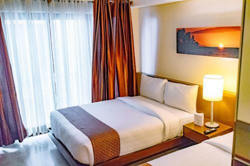 Hotel Crown Regency Beach Resort
