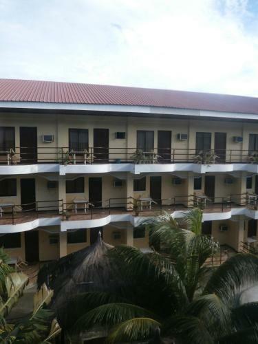 Hotel Crown Regency Beach Resort