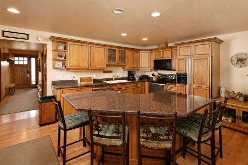 Shadowbrook 405