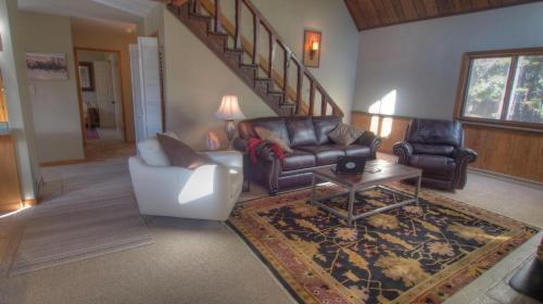 Dory Lakes Cabin