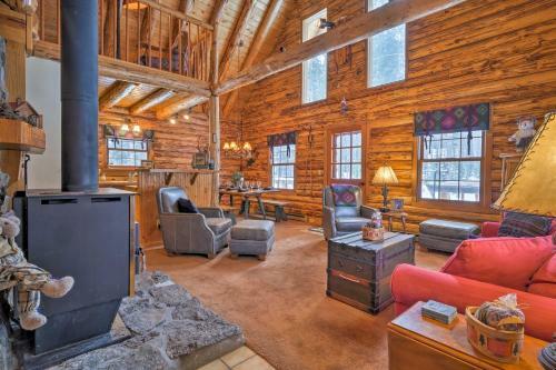 Quintessential Breckenridge Cabin With Hot Tub!