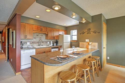 Apartamento Breck Alpine Refuge With Pool Access And Mt Baldy View