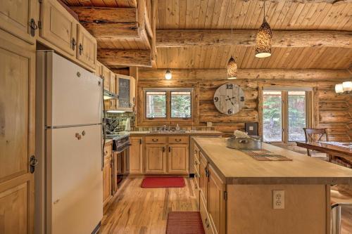 Cozy Peak-a-blue Cabin With Deck, 8 Mi From Gondola