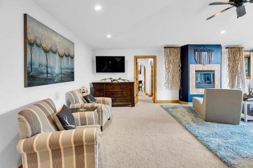 Majestic Lodge Retreat Amenities Views