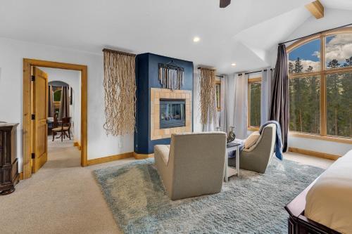 Majestic Lodge Retreat Amenities Views
