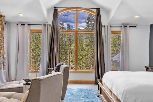 Majestic Lodge Retreat Amenities Views