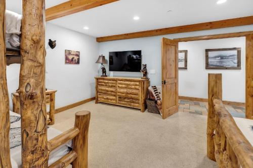 Majestic Lodge Retreat Amenities Views