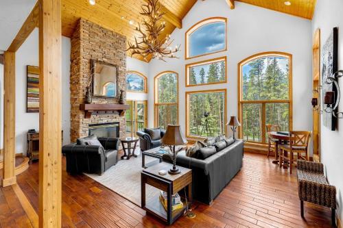Majestic Lodge Retreat Amenities Views