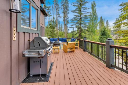 Majestic Lodge Retreat Amenities Views
