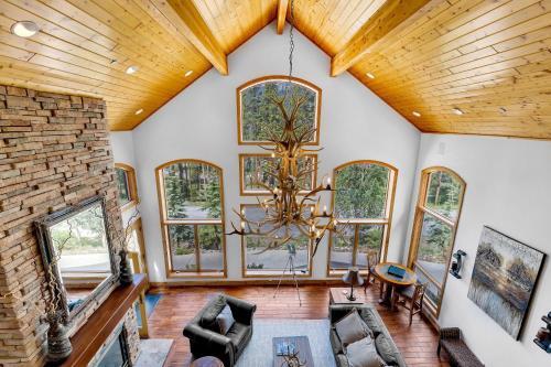 Majestic Lodge Retreat Amenities Views