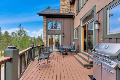Majestic Lodge Retreat Amenities Views