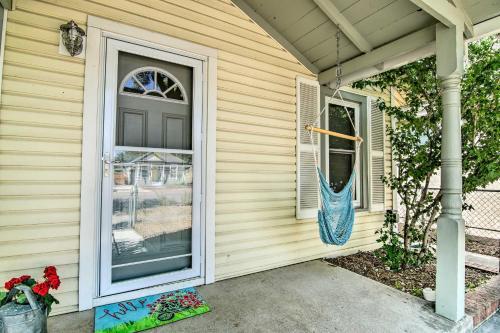 Colorado Springs Bungalow - Walk To Downtown!