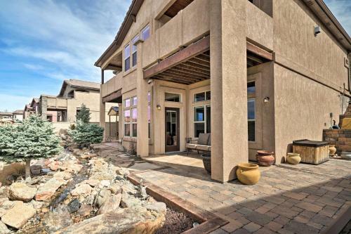 Idyllic Colorado Springs Escape With Pikes Peak Views