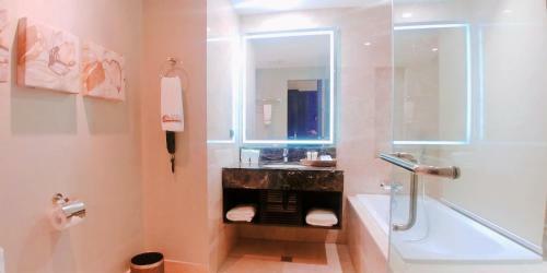 Hotel Boracay Ocean Club Beach Resort