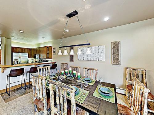 New Listing! Alpine Getaway With Deck, Near Skiing Home