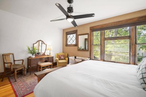 5 Star Cap Hill 3br Patio Garage & Walk Downtown