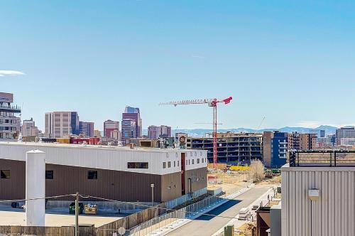 Amazingly Sleek Rino Pad - Stunning Mountain Views