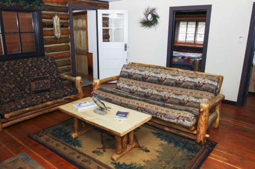 Triple R Cottages By Rocky Mountain Resorts