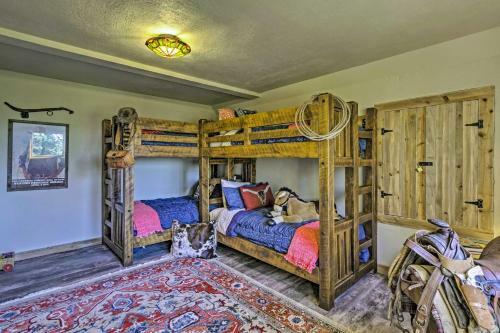 Ultimate Mtn Retreat Hot Tub, Fire Pit, Etc!