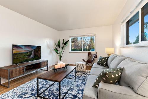 Stylish Getaway With Designer Touches- Free Bikes