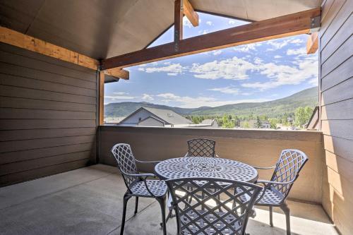 Upscale Getaway With Hot Tub, Walk To Main St