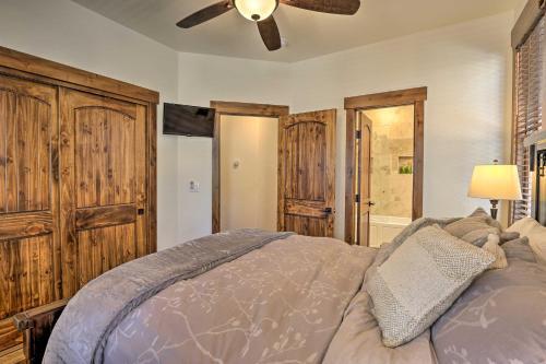 Upscale Getaway With Hot Tub, Walk To Main St