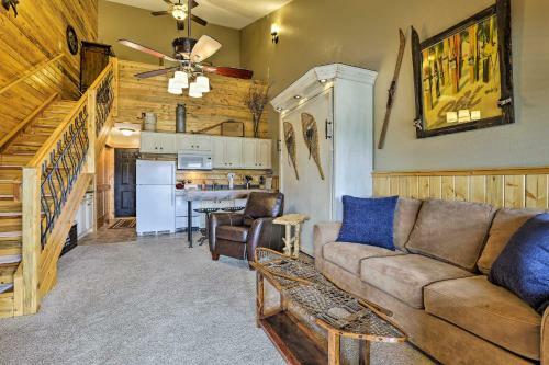 Apartamento Granby Condo With Pool Access - Mins To Hiking!