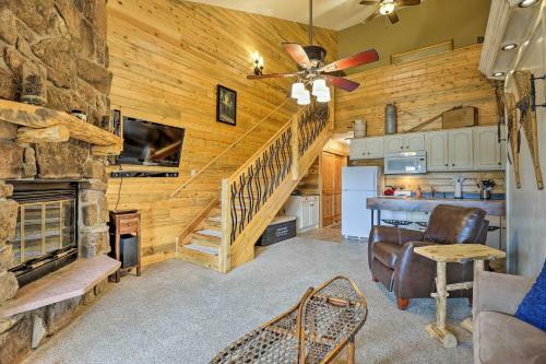 Apartamento Granby Condo With Pool Access - Mins To Hiking!