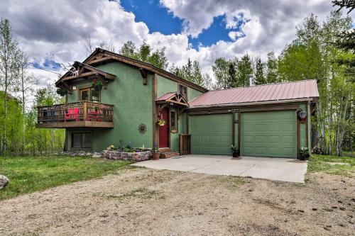 Rocky Mtn Retreat With Balcony, Fire Pit And Grill!