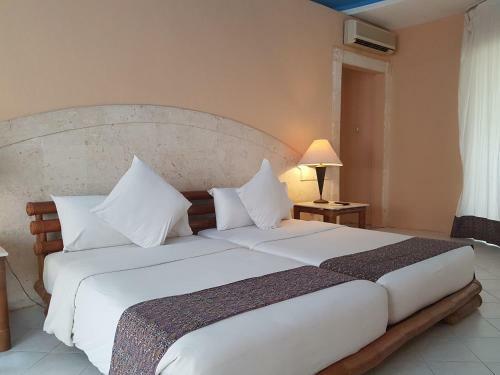 Hotel Cordova Reef Village Resort