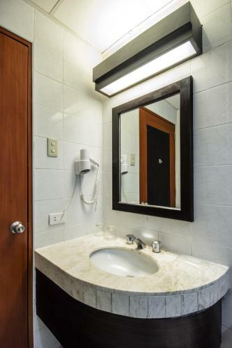 Hotel Microtel By Wyndham Sto. Tomas
