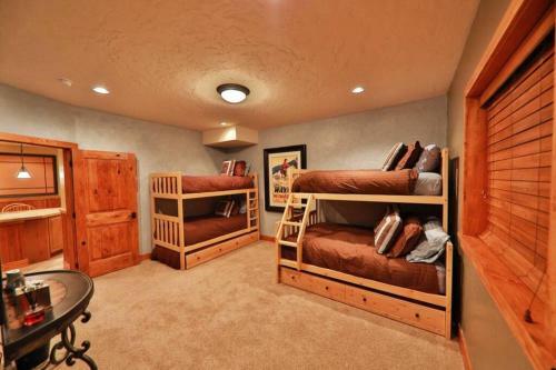 Meadowview Mountain Lodge