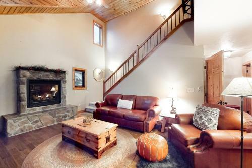 Mountain Views Lake Home