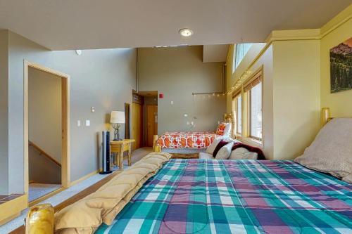 Liftside Condominiums 301