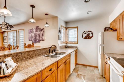 Ski Run Condominiums #108