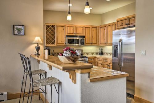 Apartamento Spacious Keystone Condo On Golf Course With Mtn View!