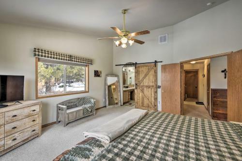 Rustic Home With Deck, Near Fishing And Downtown!