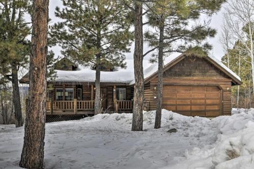 Rustic Home With Deck, Near Fishing And Downtown!