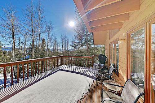 Mountain-view Retreat With Private Hot Tub Duplex