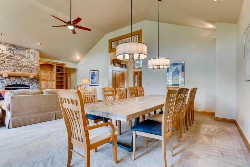 1811 Falcon Drive By Book By Owner