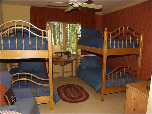 327 Deer Ridge Ln