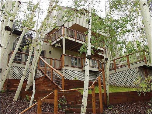 1131 Faraway Rd