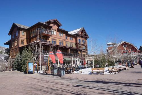 120 Carriage Way #2204