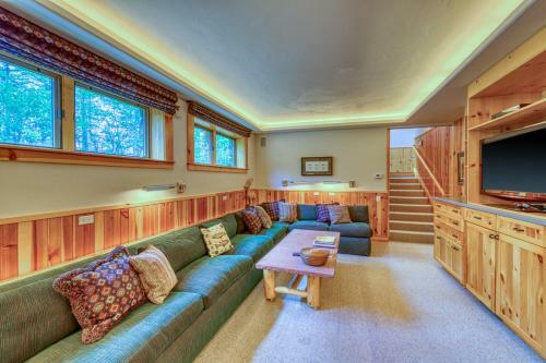 38 Fox Ln