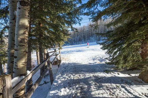 Apartamento True Ski-in Ski-out Stunning Mountain Views!